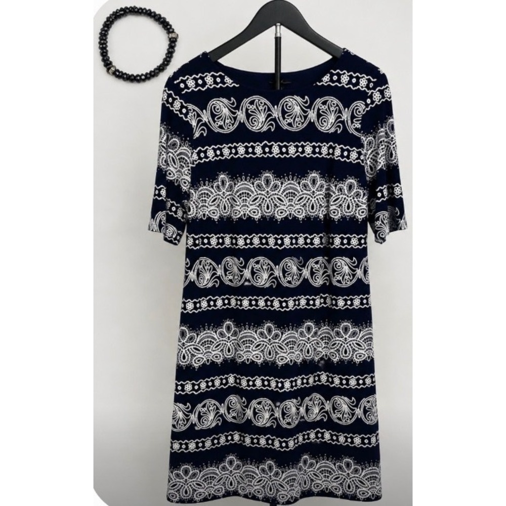R&K Originals Navy Blue White Lace Print Shift Dress Size 12 Short Sleeve Bonus